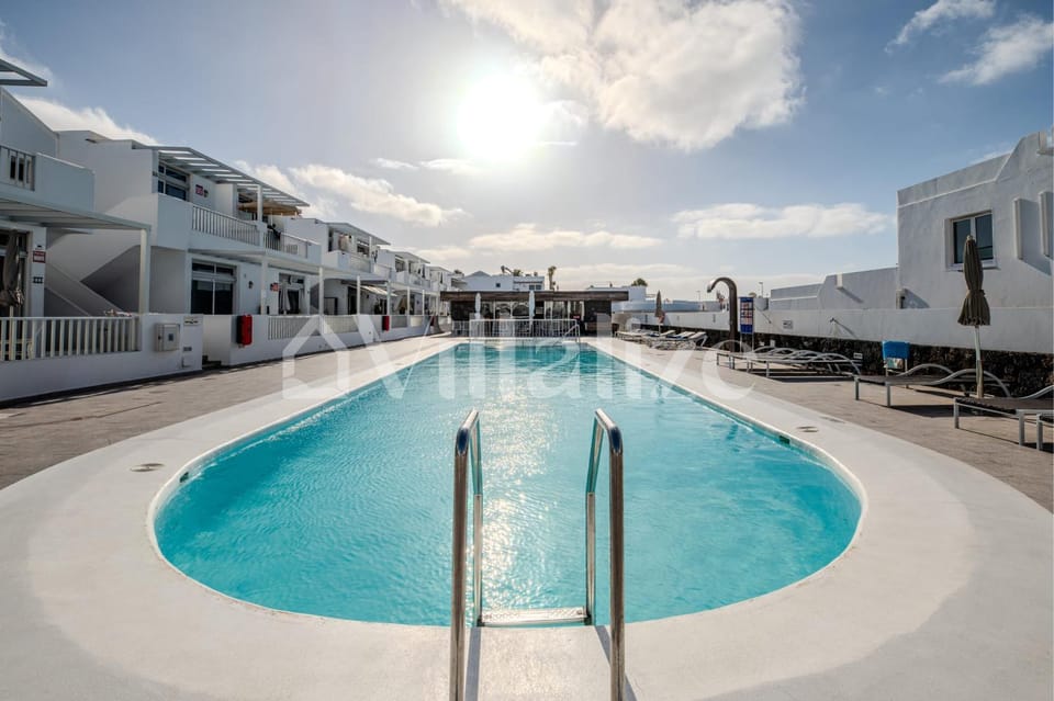 Off site, Swimming pool, sunbed