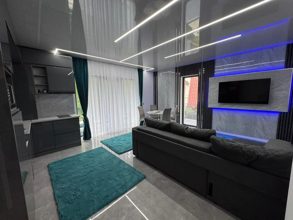 Communal lounge/ TV room, TV and multimedia, Living room, Seating area
