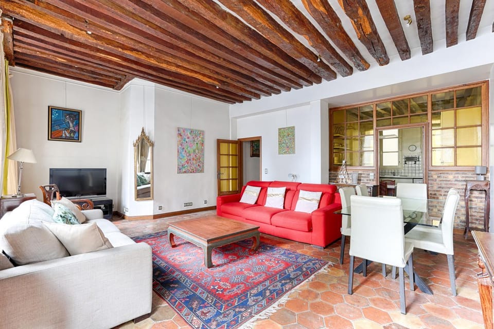 Duplex Atypique 3 chambres au coeur du Marais Apartment in Paris