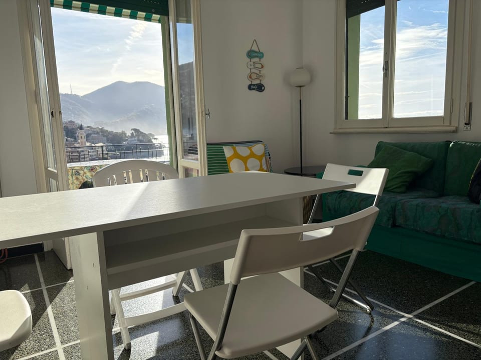 Natural landscape, Living room, Seating area, Dining area, Mountain view
