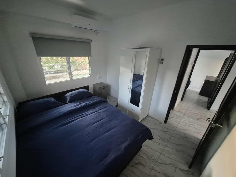 Bed, Photo of the whole room, wardrobe
