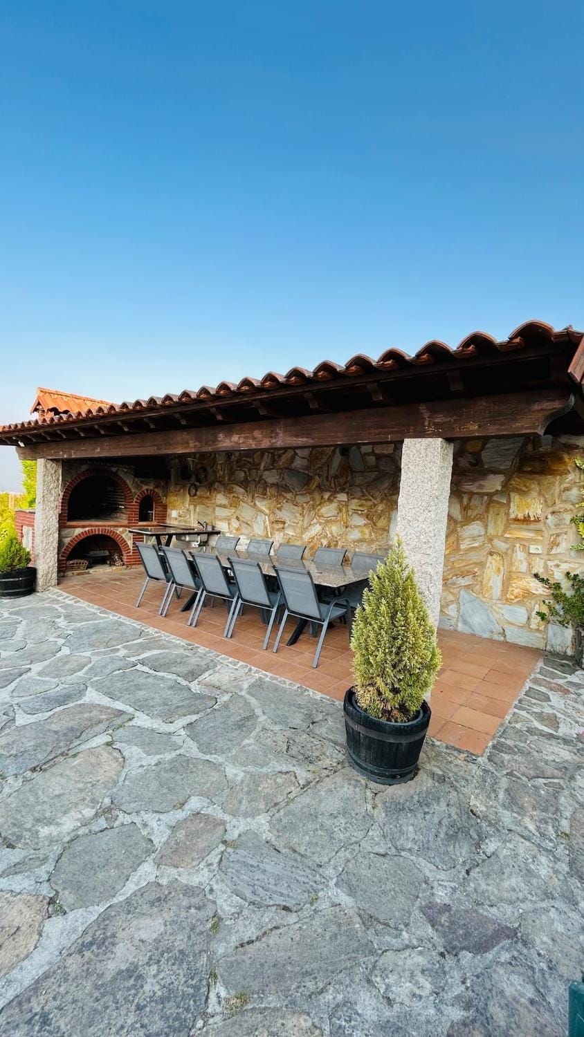BBQ facilities, Seating area