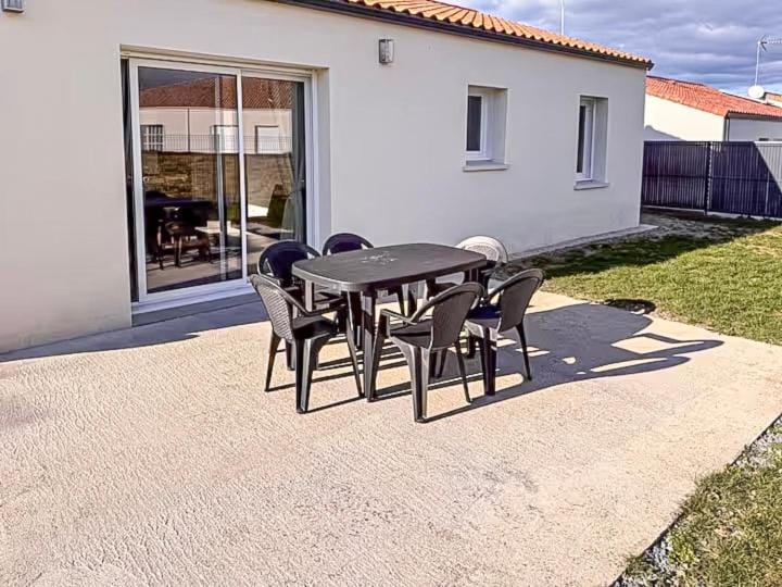 Maison 5-6 personnes -15 min du Parc - Parking -by R&G House in Pays de la Loire