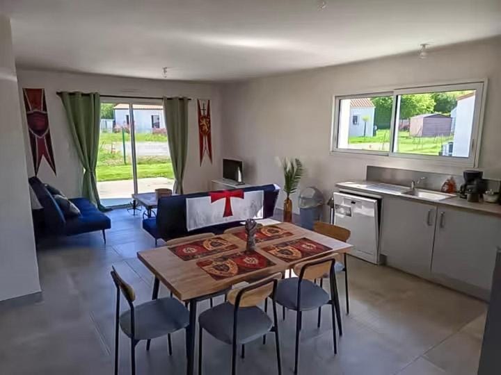 Maison 5-6 personnes -15 min du Parc - Parking -by R&G House in Pays de la Loire