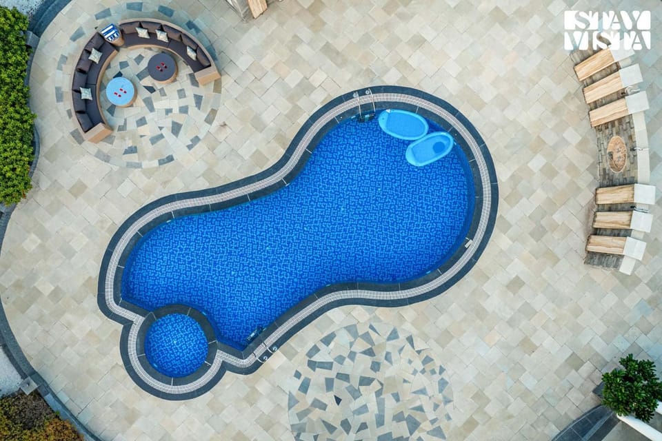 Pool view, Swimming pool