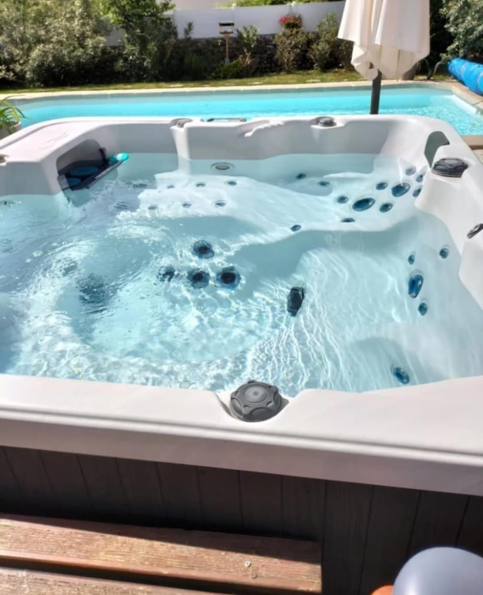 Sud France Petite maison de charme avec piscine, Jaccuzi et clim House in Occitanie