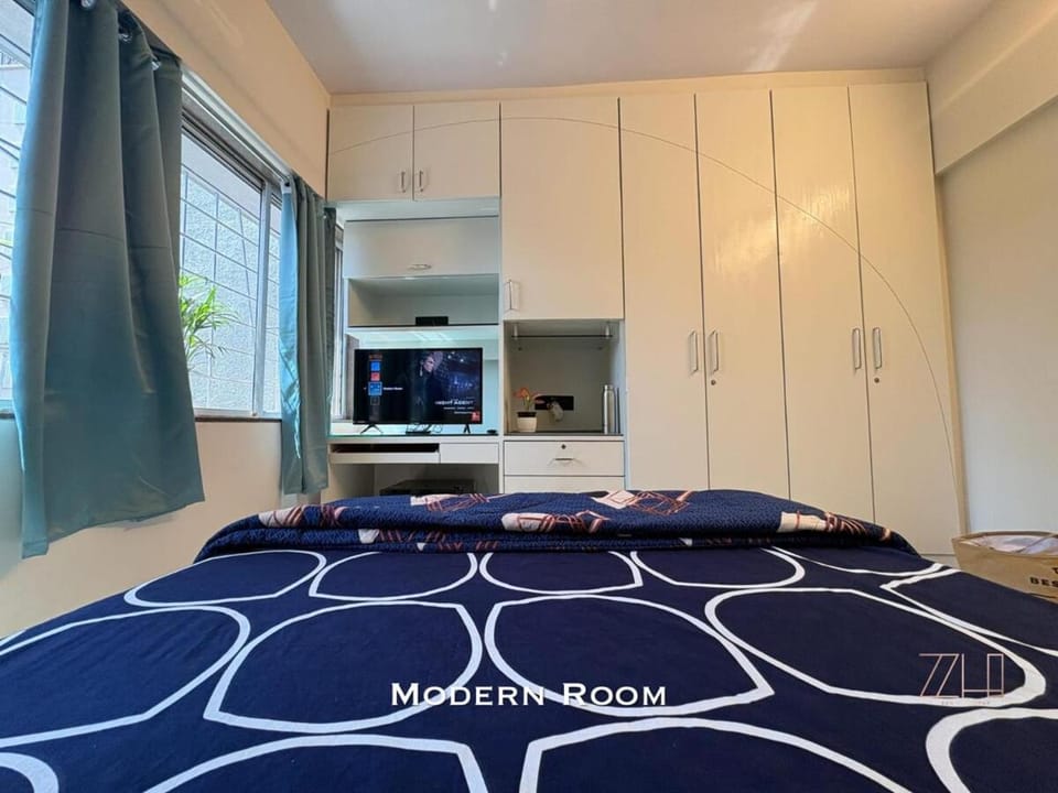 The Modern Room Apartment in Mumbai