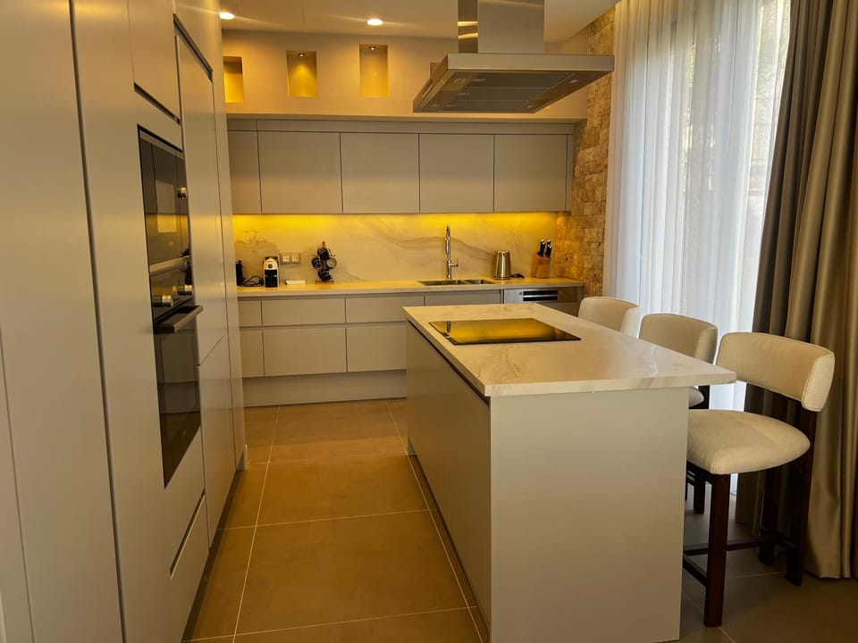 Modern 4BR & 3BR Villa with Pool, Near Portonovi Villa in Kotor Municipality