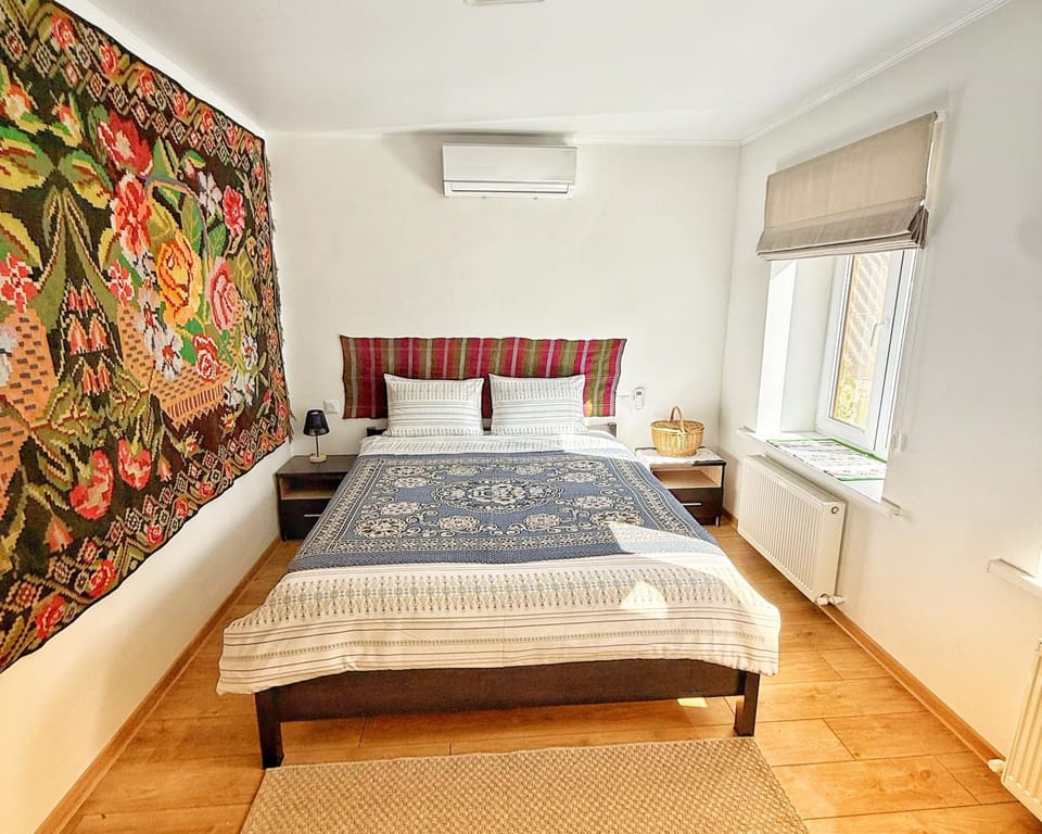 Bed, Bedroom, air conditioner