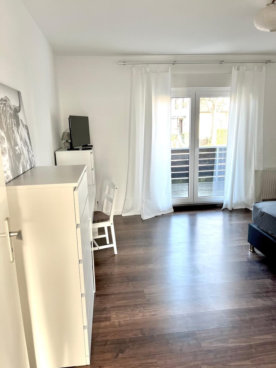 Bed, TV and multimedia, Balcony/Terrace, Balcony/Terrace, Bedroom, wardrobe