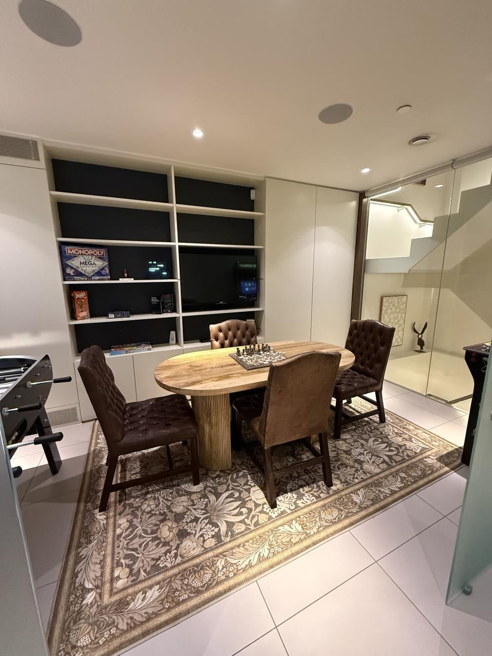 Central London Designer Home w Game Room and AC Villa in City of Westminster