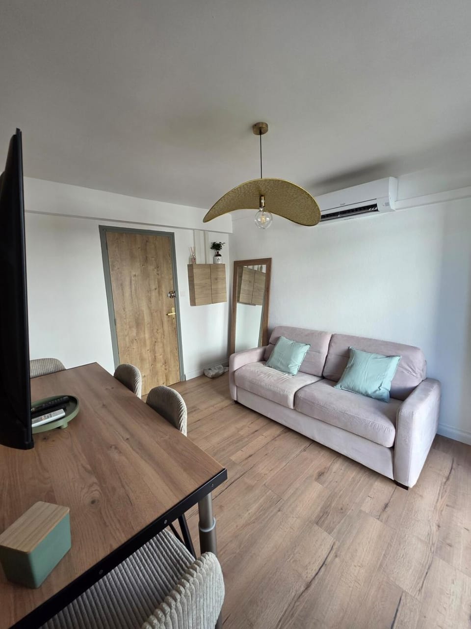 Bed, Living room, Seating area