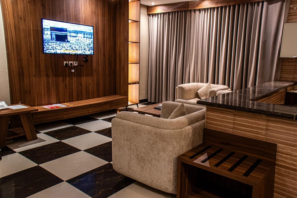 Communal lounge/ TV room, TV and multimedia, Living room, Seating area