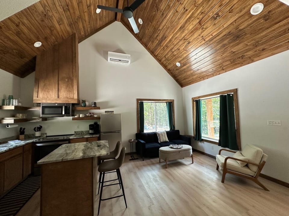 The Cabins at Northwoods Trails Cabin in Hot Springs