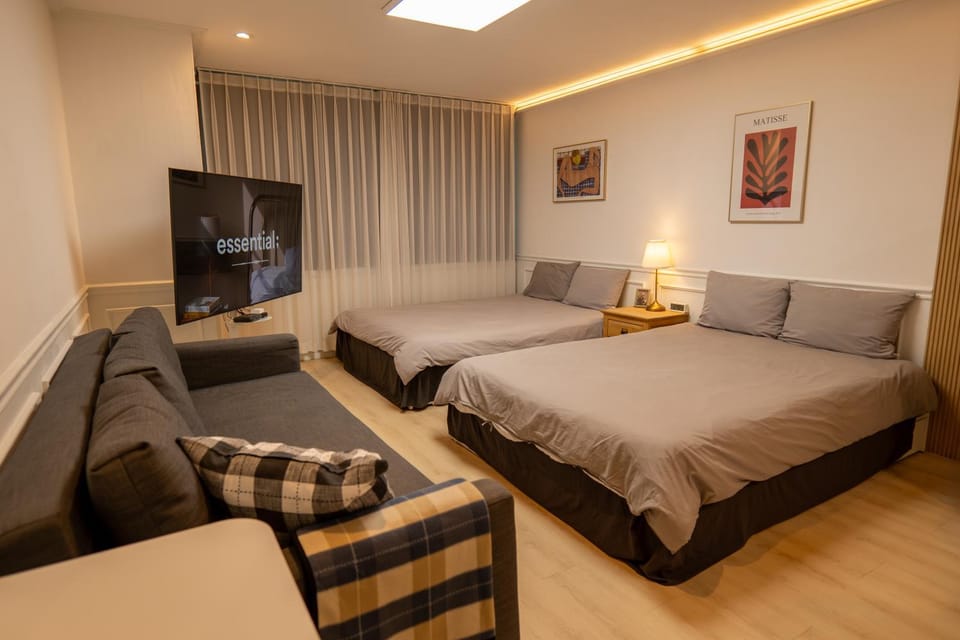 Bed, Living room, Bedroom