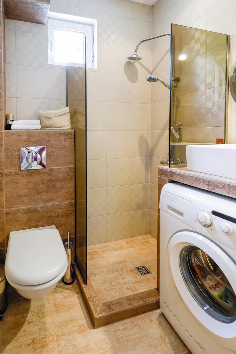 Bathroom, washing machine