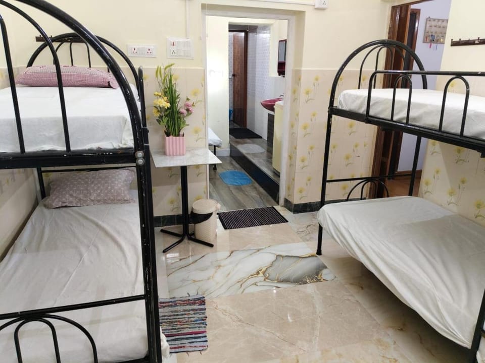 Giri Comforts Capsule hotel in Mangaluru