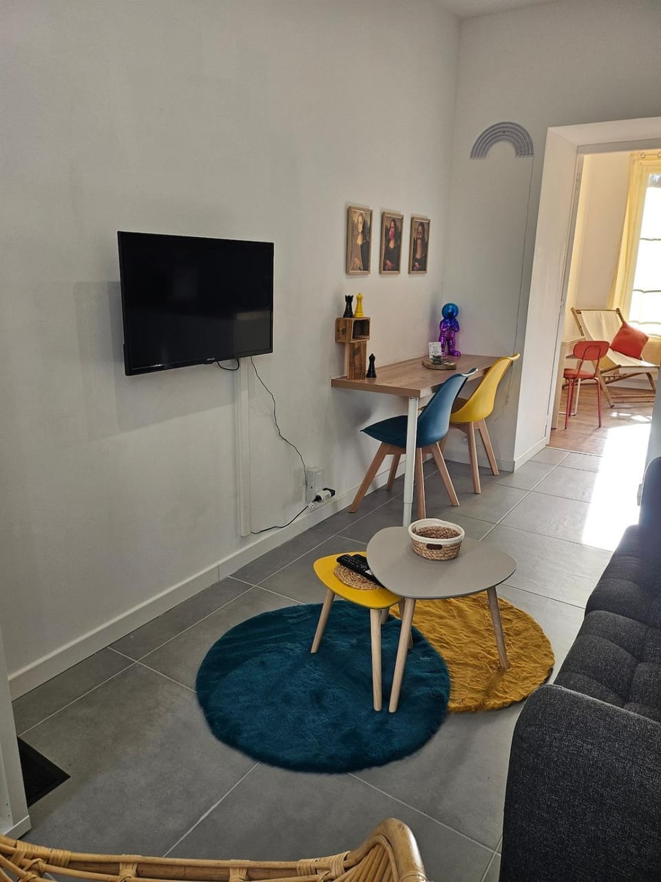 TV and multimedia, Living room, Seating area, Dining area