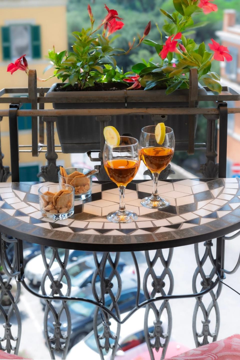 Balcony/Terrace, Food, Drinks
