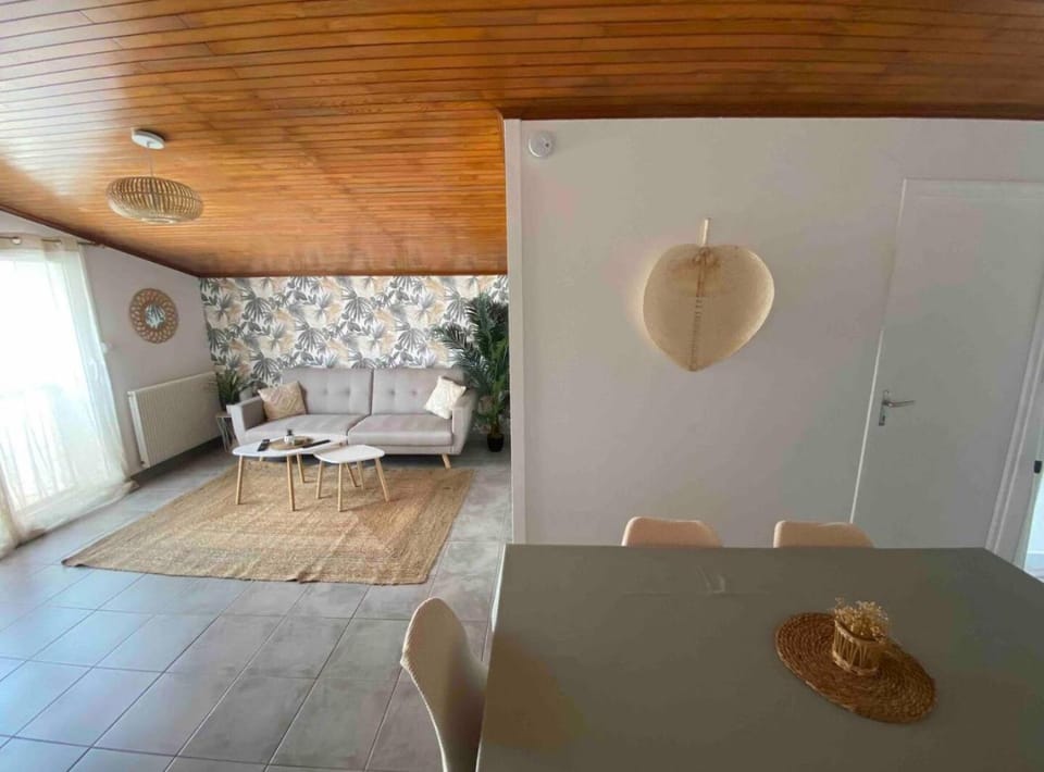 Appartement cosy avec Clim et jardin centre de Gujan Apartment in Gujan-Mestras