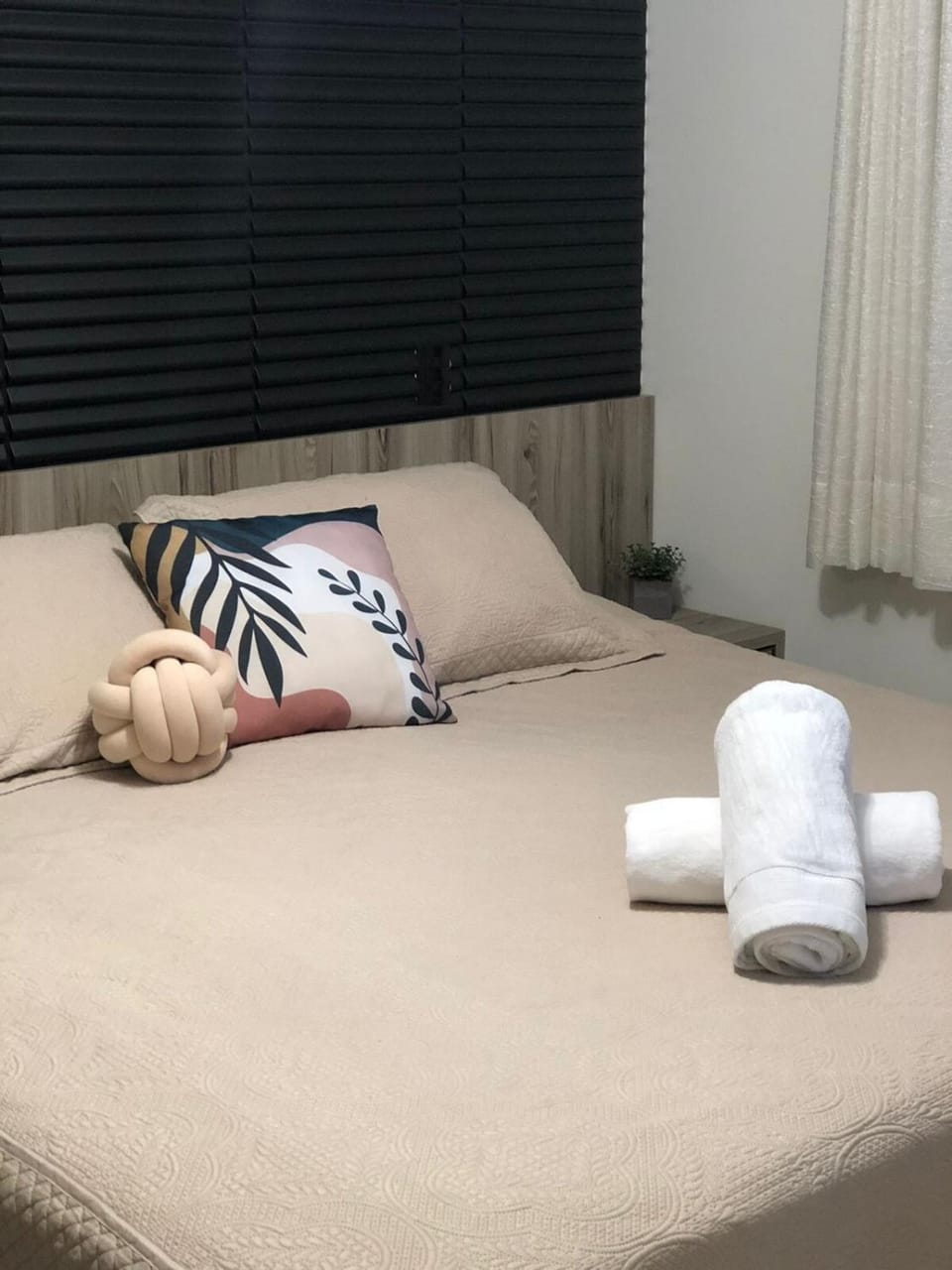 Apartamento de 3 dormitórios pé na areia em Canasvieiras, Florianópolis-SC Apartment in Florianopolis