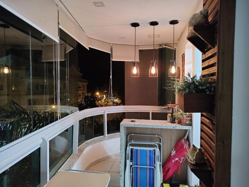 Apartamento de 3 dormitórios pé na areia em Canasvieiras, Florianópolis-SC Apartment in Florianopolis