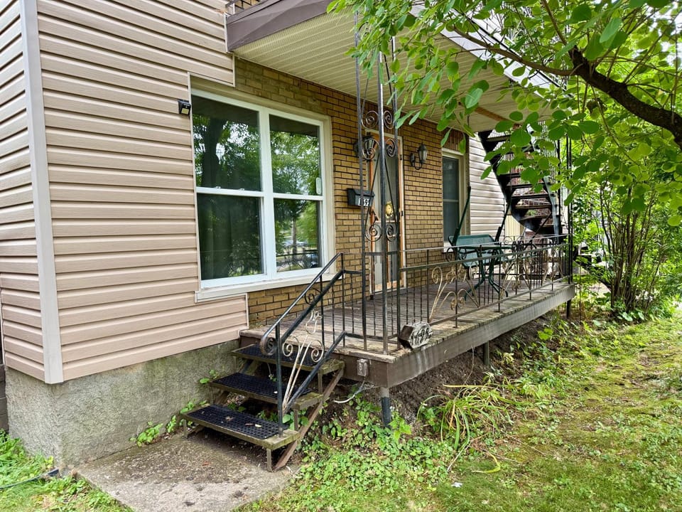 Chez Claude - appartement millésimé EV Apartment in Quebec City
