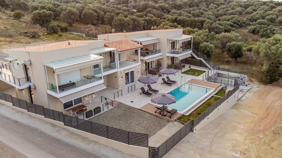 Garden, Swimming pool