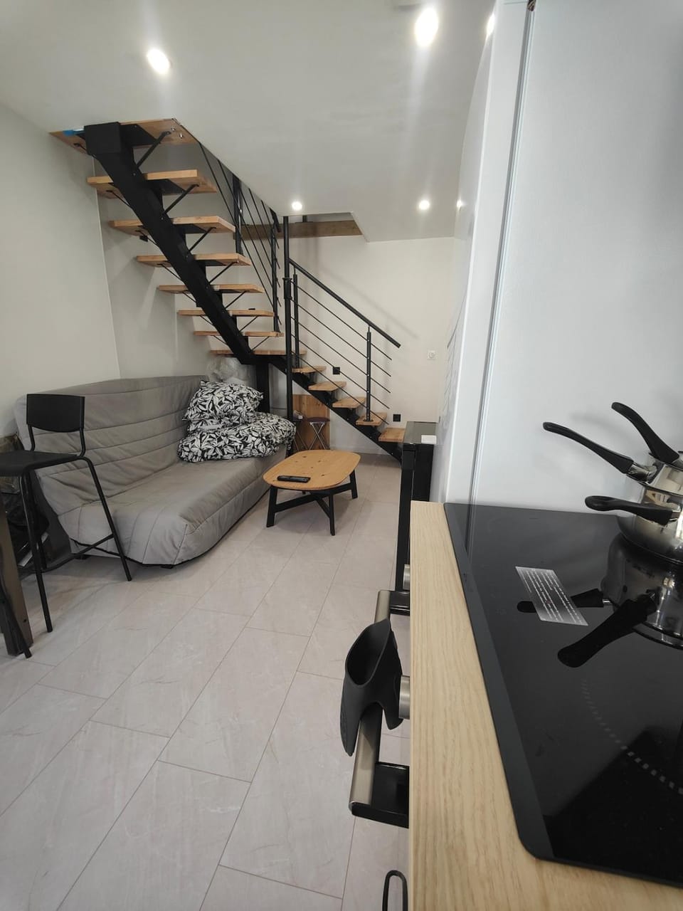 Kitchen or kitchenette, Living room, Seating area