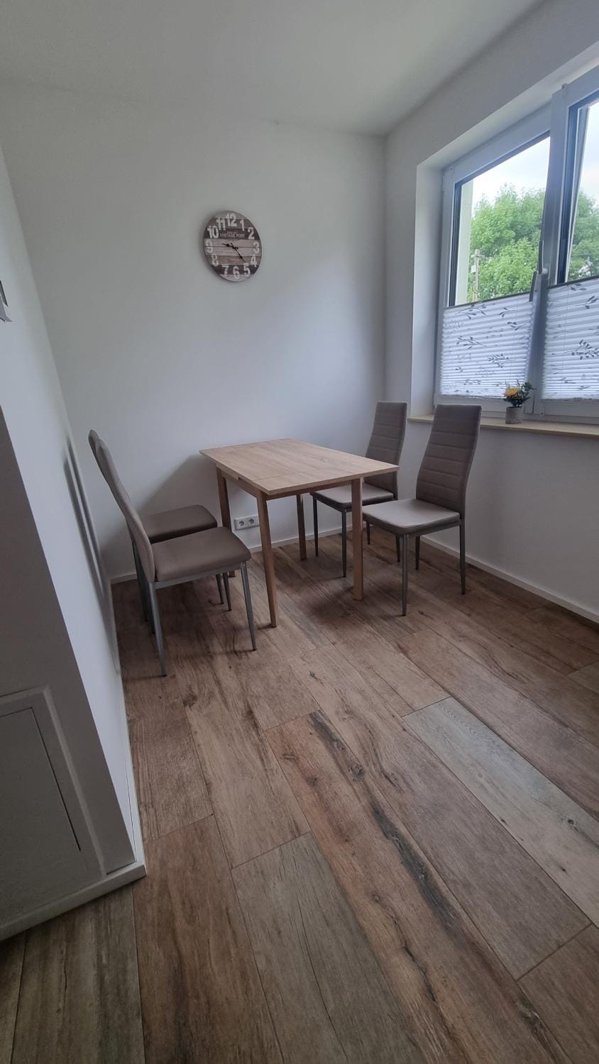 Seating area, Dining area, kitchen