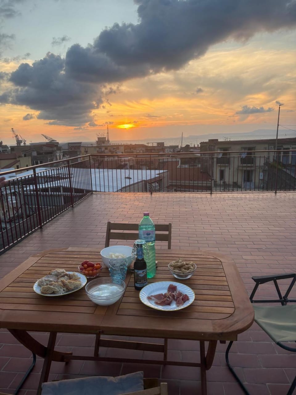 Natural landscape, View (from property/room), Balcony/Terrace, Dining area, Sunset