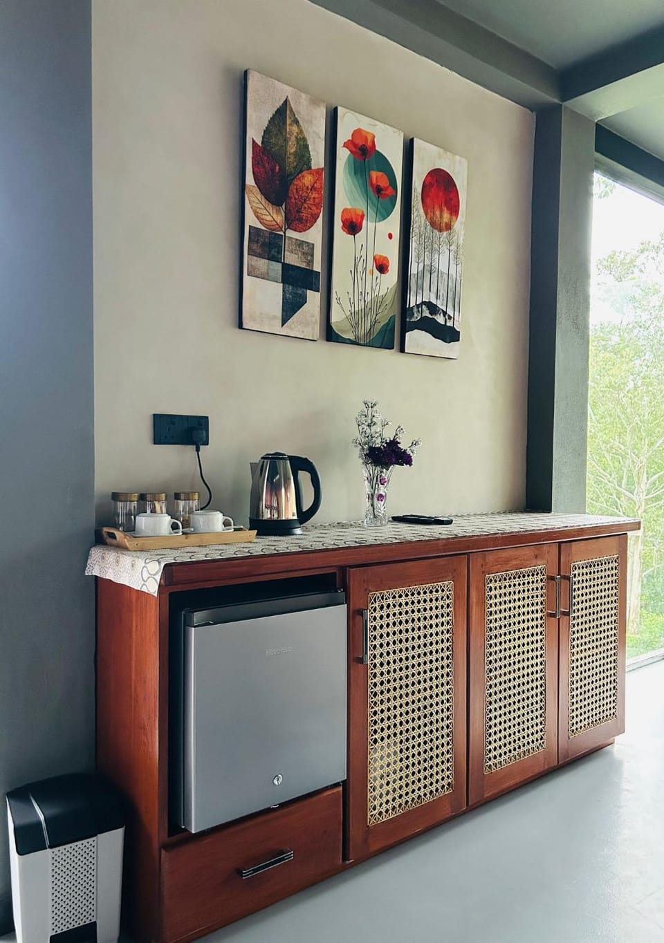 Living room, minibar