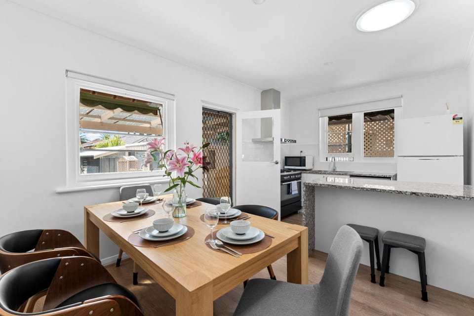 COZY 3BR home near Adelaide CBD House in Adelaide
