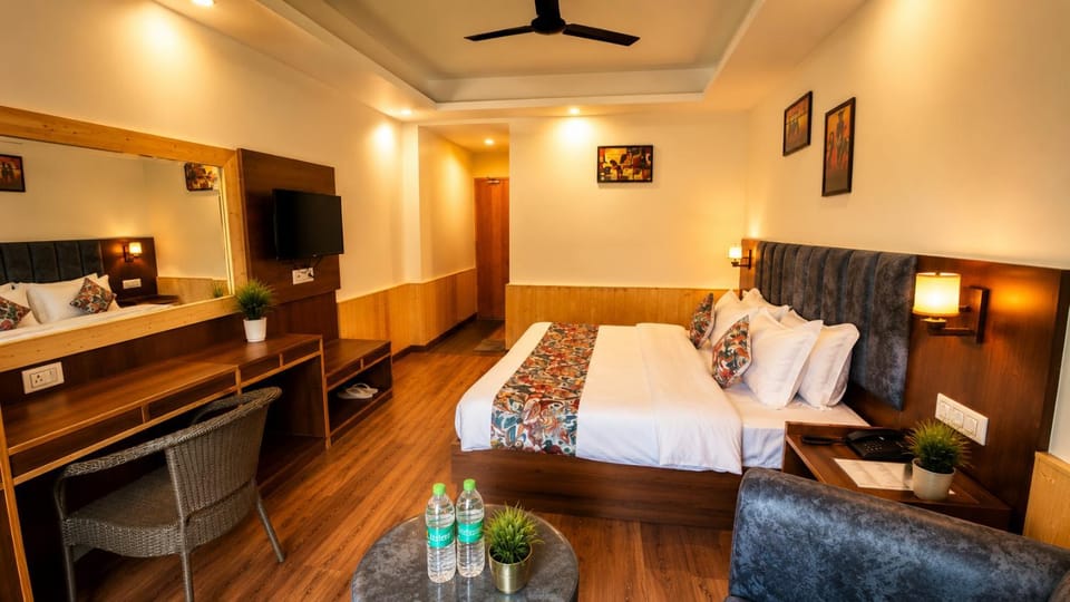 Bed, TV and multimedia, Photo of the whole room