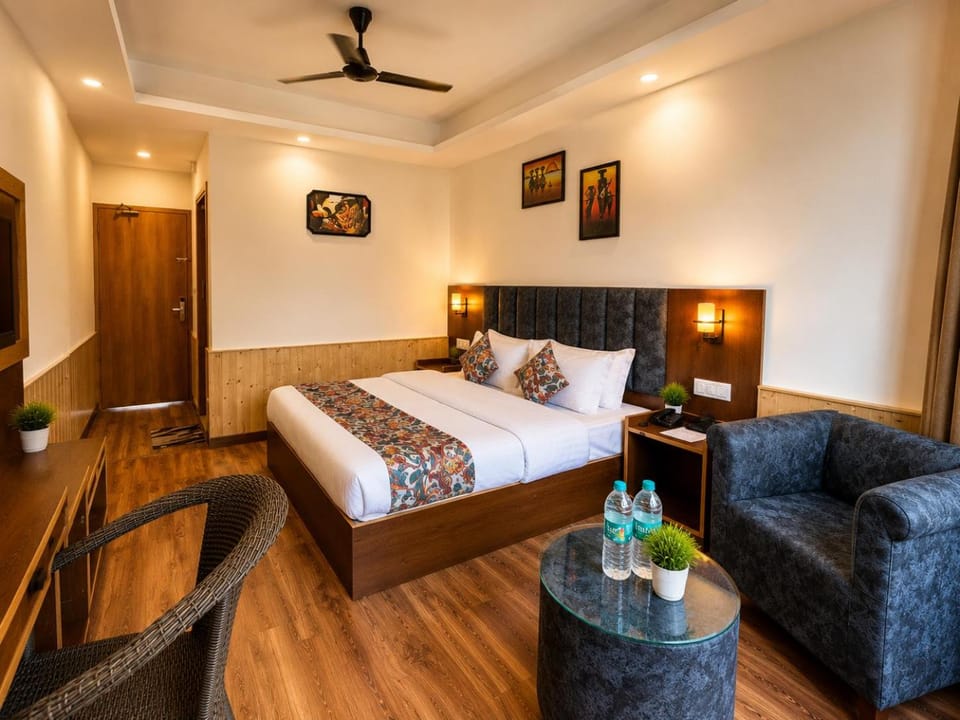 Bed, Photo of the whole room, Bedroom