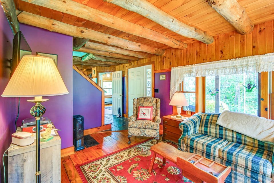 Forest Hideaway in Plainfield: Hike, Paddle & Ski House in Vermont