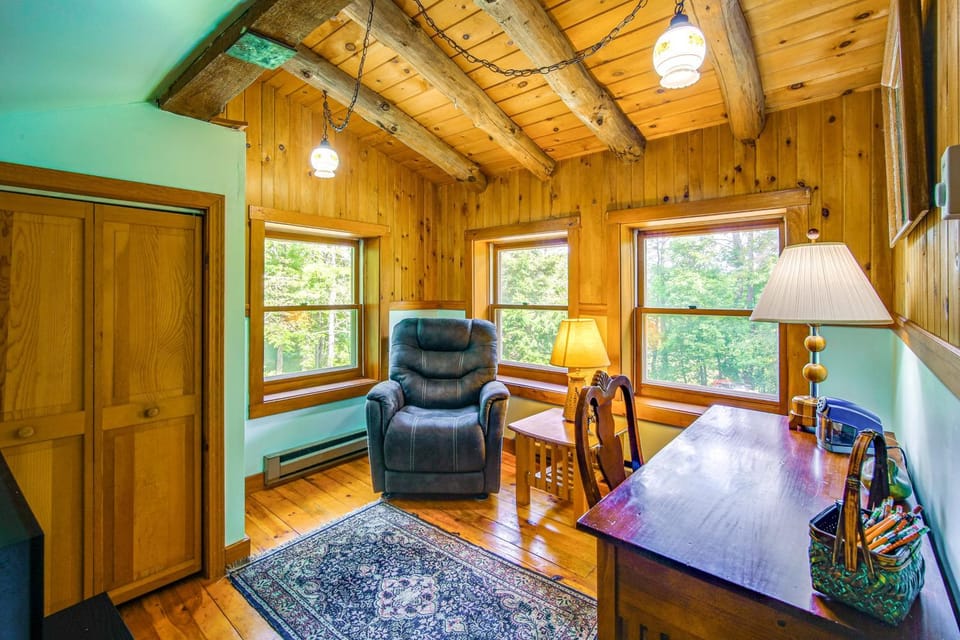 Forest Hideaway in Plainfield: Hike, Paddle & Ski House in Vermont