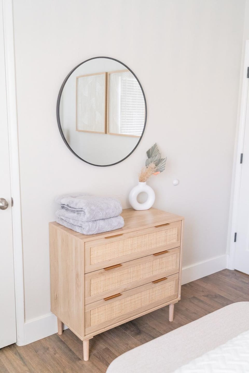 Bedroom, towels