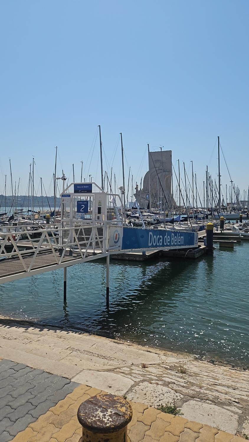Lisboa Barco Notus Belém Docked boat in Lisbon