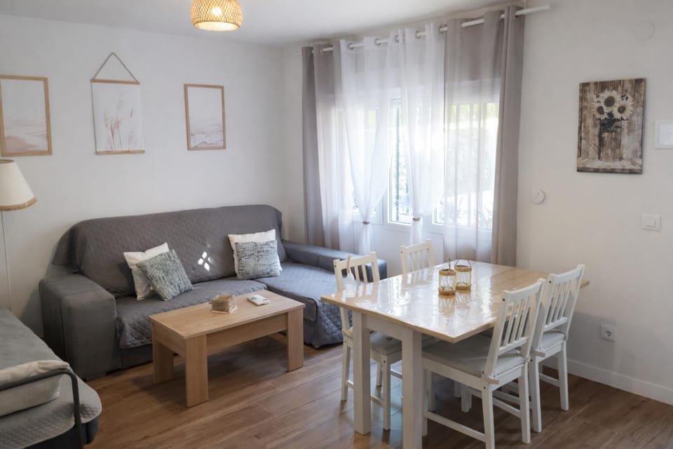 Lounge or bar