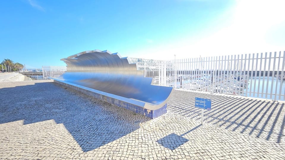Lisboa Barco Dalida Docked boat in Lisbon