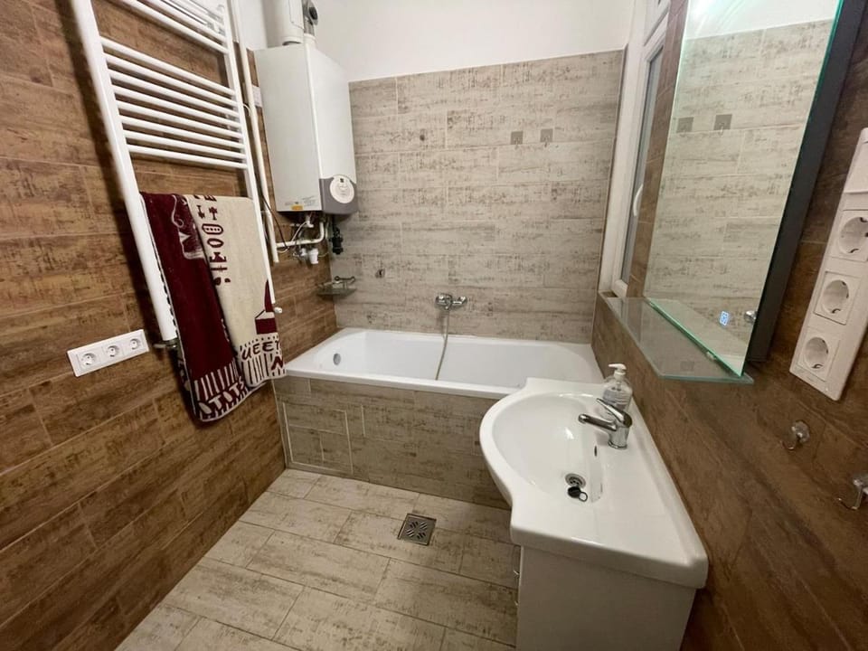 Bathroom, Bath