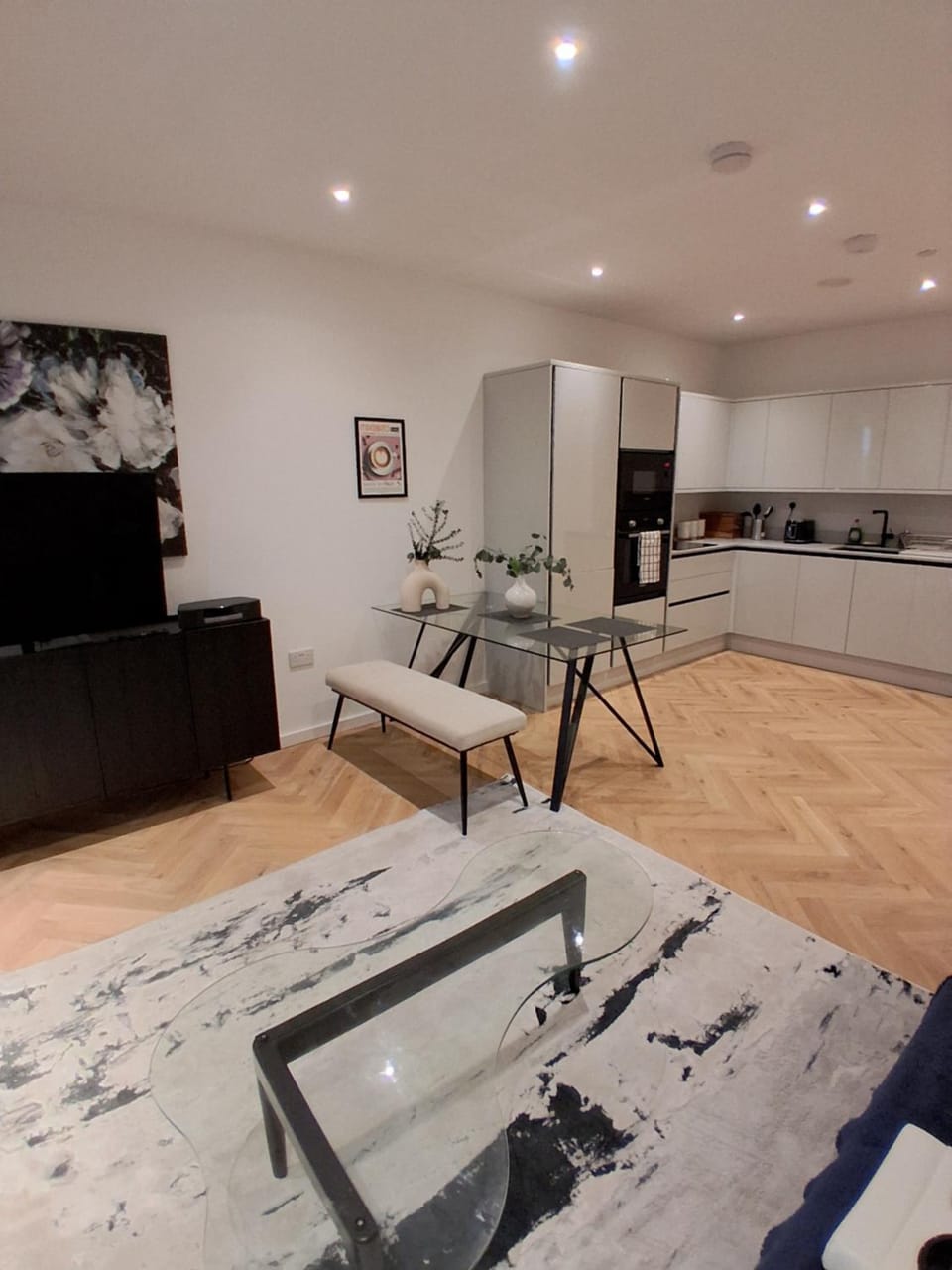 Kitchen or kitchenette, Dining area, oven, pet friendly, stove