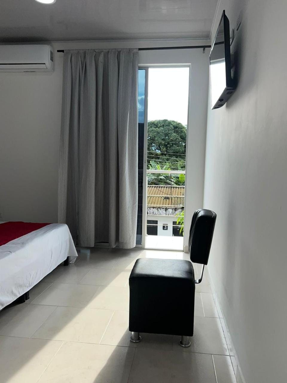 Communal lounge/ TV room, Bed, TV and multimedia, View (from property/room), Balcony/Terrace, Seating area, Bedroom, air conditioner