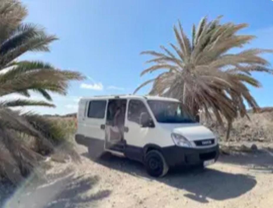 CAMPER VAN LUMINOSA EQUIPADA TENERIFE- Roadtrip Campground/ 
RV Resort in Abona
