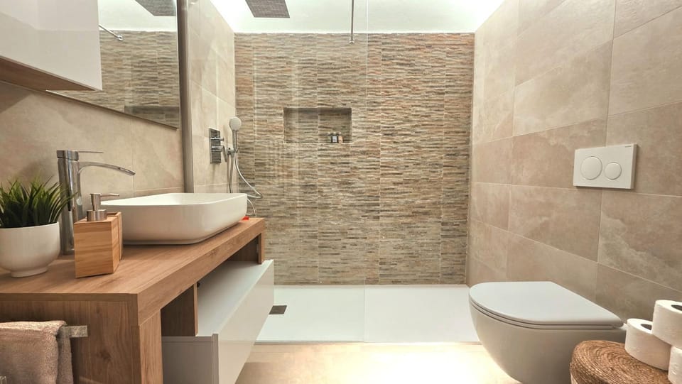 Shower, Toilet, Bathroom