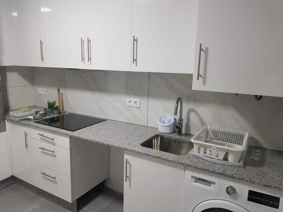 5 bedroom apartment 900 meters from the beach Apartment in A Coruna