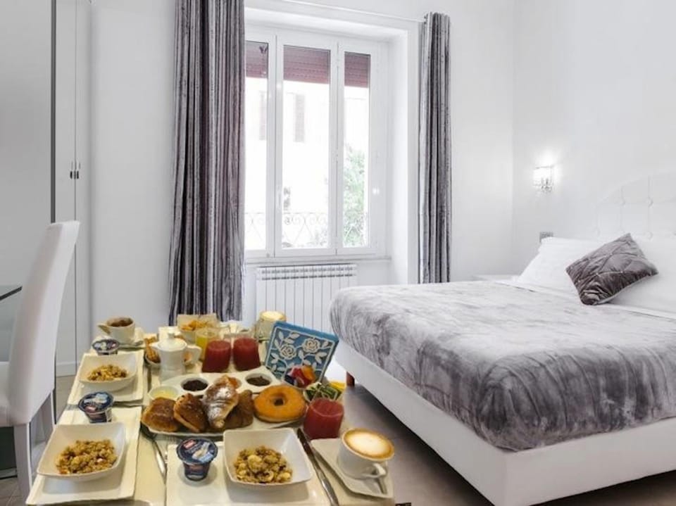 Food and drinks, Bedroom