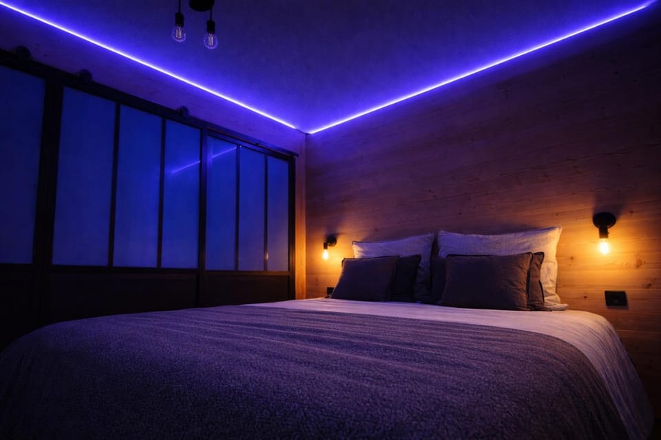 Bed, Photo of the whole room, Bedroom