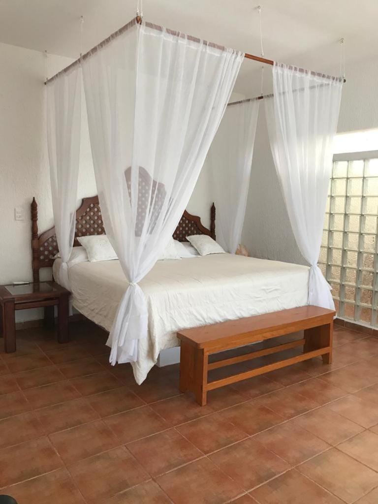 House by the beach Casa Murmullos House in Isla Mujeres